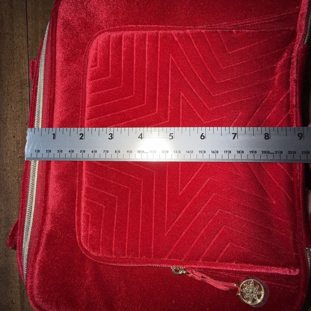 Estee Lauder  Train Case Bag 2023 Limited Edition ~Red Velvet~ with‎ Handle